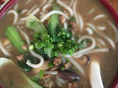 香菇肉沫粉-牛八宝桂林米粉(八里庄店)