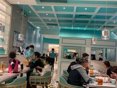 大堂-姚姚酸菜鱼·金戈戈香港豉油鸡(喜荟城联名店)