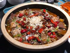 鸭血肥肠-布衣草棚风格餐厅