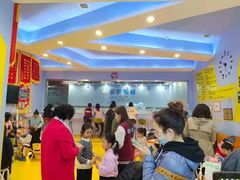 -蓝鲸国际少儿游泳训练中心(群力店)