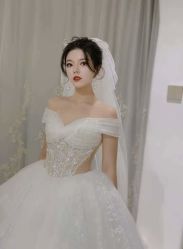 -艾米丽婚纱礼服