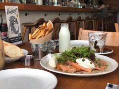 -ROAST coffee & eatery