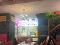 -顶峰夜宴·龙虾烧烤大排档(九江学院店)