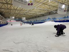 -乔波室内滑雪场