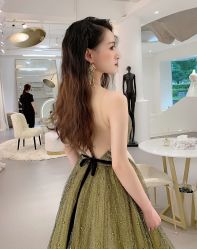 -艾米丽婚纱礼服