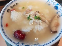 -肖四女乐山跷脚牛肉(南汇大学城生活广场店)