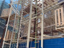 -PIPIKINGDOM皮皮王国欢乐号(欢乐海岸购物中心店)