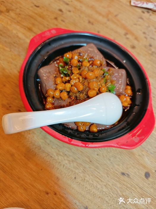 冯四孃跷脚牛肉·非物质文化遗产店招牌血旺图片