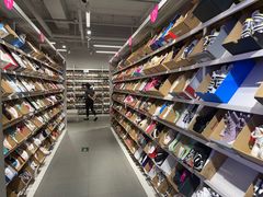 -唯品会(北京国瑞城店)