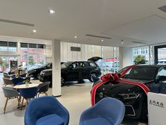 -上海冠松上汽大众4S店