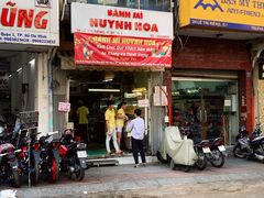 很好認的店面-Bánh Mì Huynh Hoa