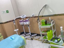 -苗医生专业祛痘·皮肤管理
