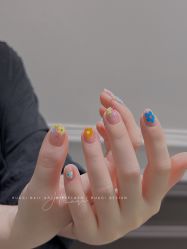 -花岐款式专研健康美甲沙龙