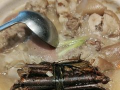 -头上红煨盐鸡·非遗院子餐厅