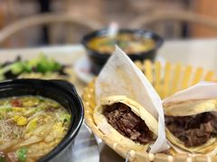 -闫家驴肉老店(华电一校店)