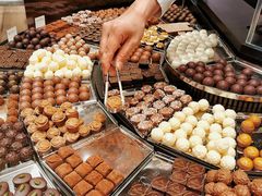 -Laderach 莱德拉(上海环贸iapm店)