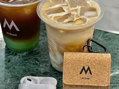 -M Stand(上海人民广场来福士店)