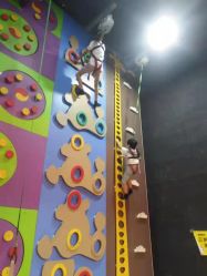 -蹦贝运动中心·蹦床·攀岩·闯关(龙岗店)