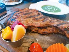 -悦享绿山墙西餐厅