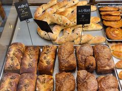 红豆丹麦吐司-Dough&Joe团憩(瑞虹天地月亮湾店)