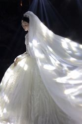 -Lady  Jane高端婚纱礼服馆