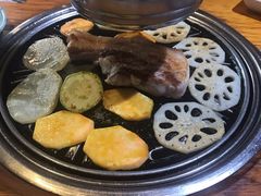 蔬菜拼盘-唯成•韩国炭火烤肉 유성고기