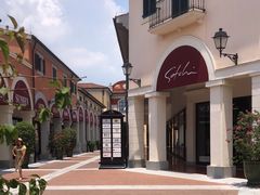 -佛罗伦萨小镇广佛名品奥特莱斯(疏港路店)