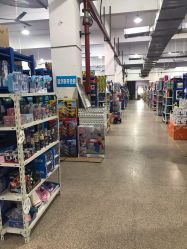 -逝水玩具折扣店