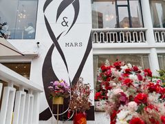 -Mark&Mars Restaurant