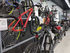 -迪卡侬(高新万达店)