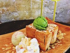 -莓园冰淇淋店