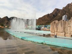 -百里峡七彩艺术小镇