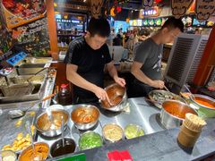 -八一路好吃街(雨田商务大厦店)