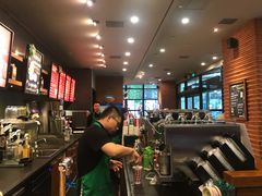 -星巴克(上海虹桥新天地二店)