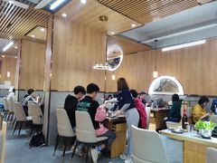 大堂-围炉肉舍•炭烤活鳗•丹东海鲜烤肉(步行街店)