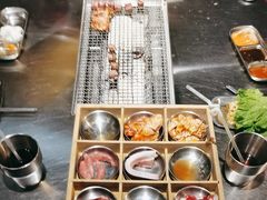 -马路牙子烧烤音乐酒馆(望京店)