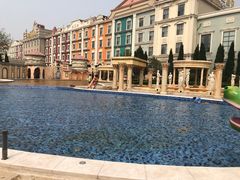 -泉城欧乐堡戏水湾艺术养生温泉