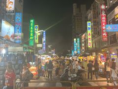 -六合夜市