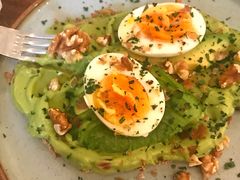 牛油果煮蛋吐司-RAC BAR(安福路店)