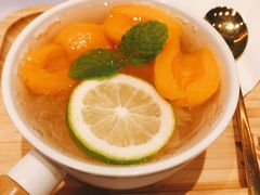 冰糖银耳炖雪梨-炖物24章·顺时轻养茶(黄龙店)
