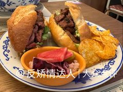 香茅烤猪肉法包-saigon saigon | 西贡西贡(滨北店)