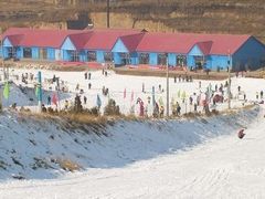 -秦皇古道滑雪场