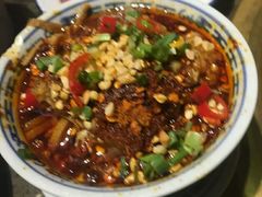 -沪小二炭火蛙锅(淮海中路美食不夜城店)