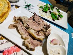 手抓羊肉半斤-贯贯吉·清真餐厅(浙江中路店)