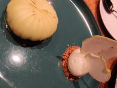 焦糖苹果配山核桃及香草奶油慕斯-AZUL by FUEL蓝色·法式酒馆(琶醍店)