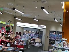 -LuOne凯德晶萃广场(徐家汇路店)