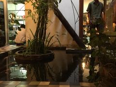 -Cuc Gach Quan Restaurant