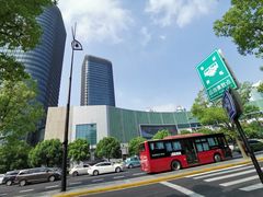 -理想汽车(世纪汇店)