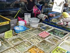 -霞涌市场海鲜摆卖区