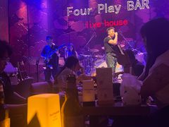 -FOUR PLAY BAR